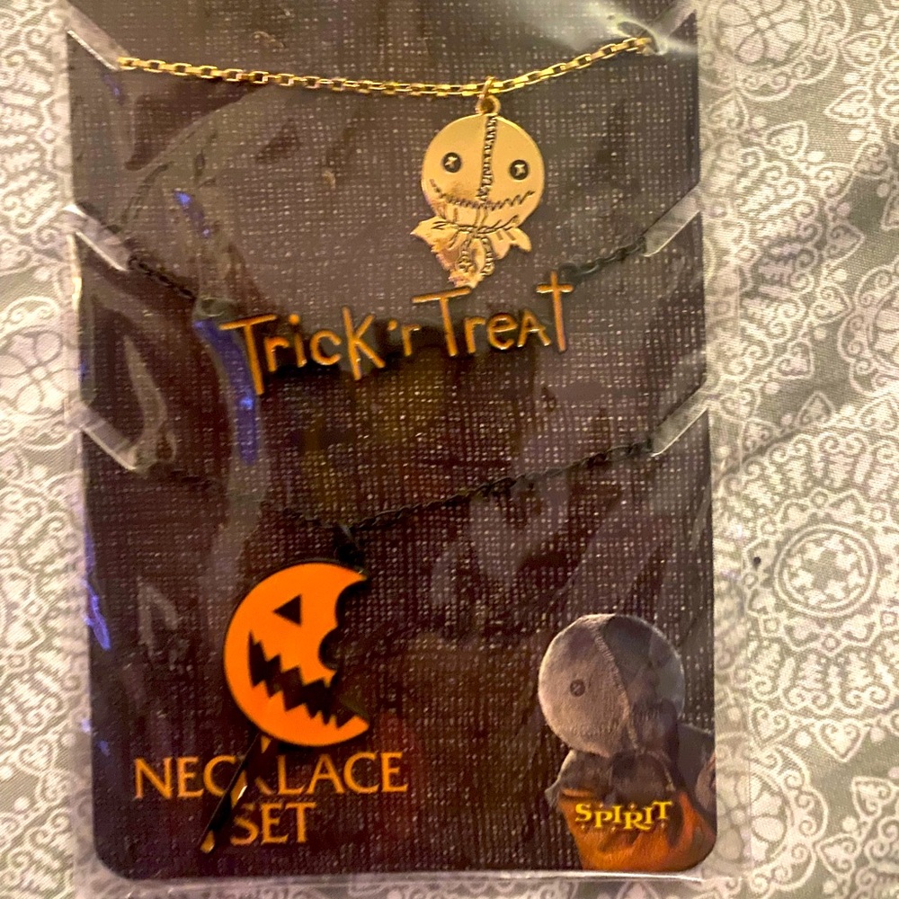 Trick or Treat Sam Halloween set of three necklaces gold/black new🎃
